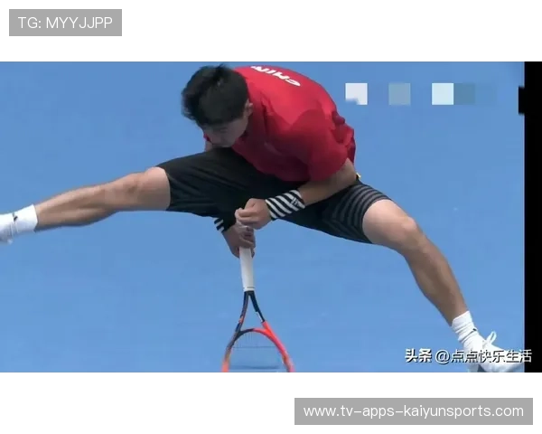 网球明星不满球鞋太丑，现场更换引发热议