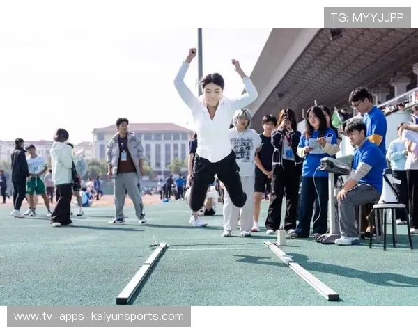 现场直击：精彩比赛背后运动员的“日常训练”