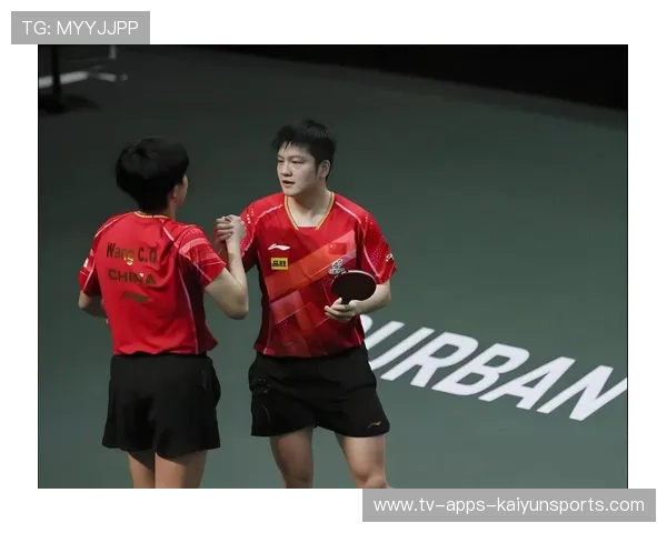 赛后合影引热议，樊振东赢球魅力圈粉对手教练，樊振东教练叫什么名字